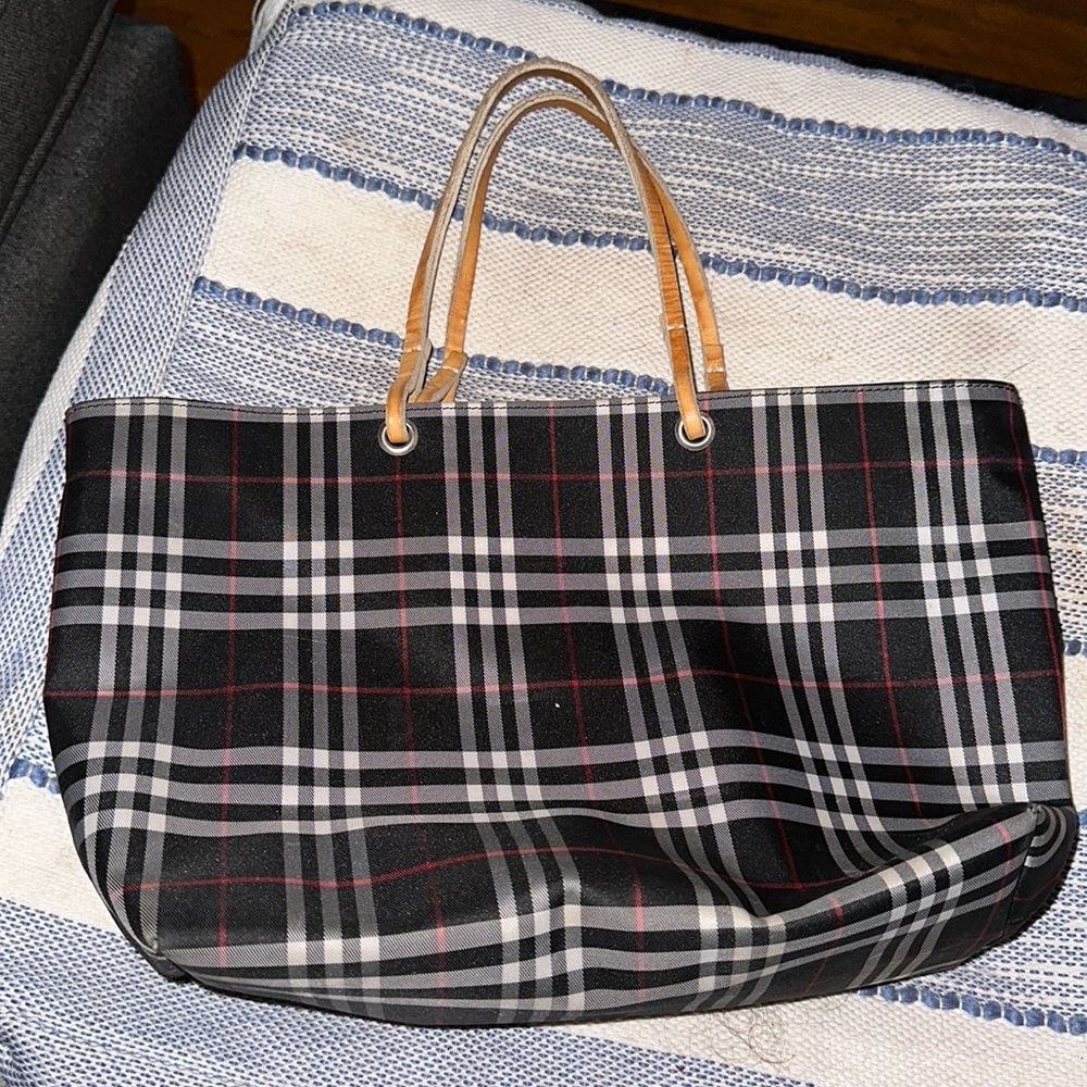 Small Burberry bag great condition made in Italy